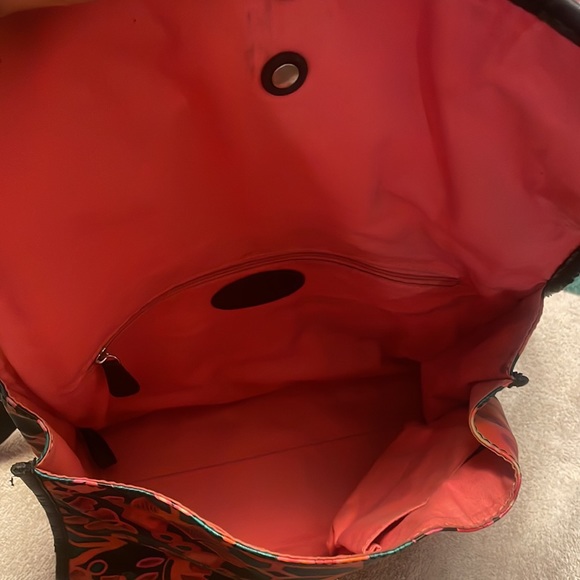 Satchel type bag. Almost like a book bag. - Picture 5 of 7